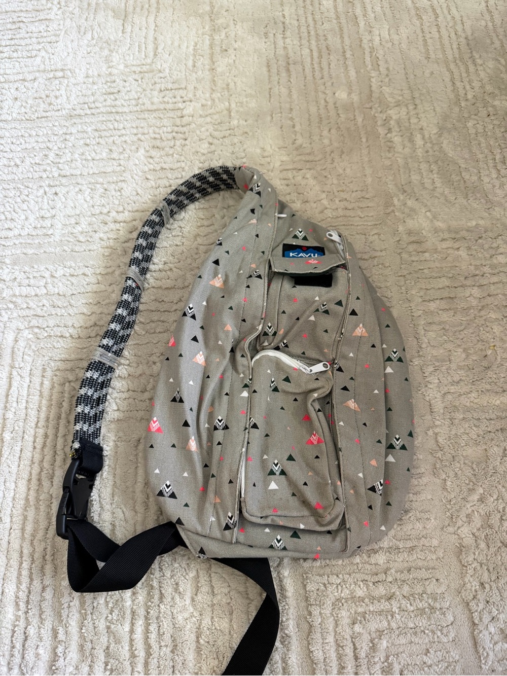 KAVU Grey Triangle-Print Rope Sling Bag Crossbody